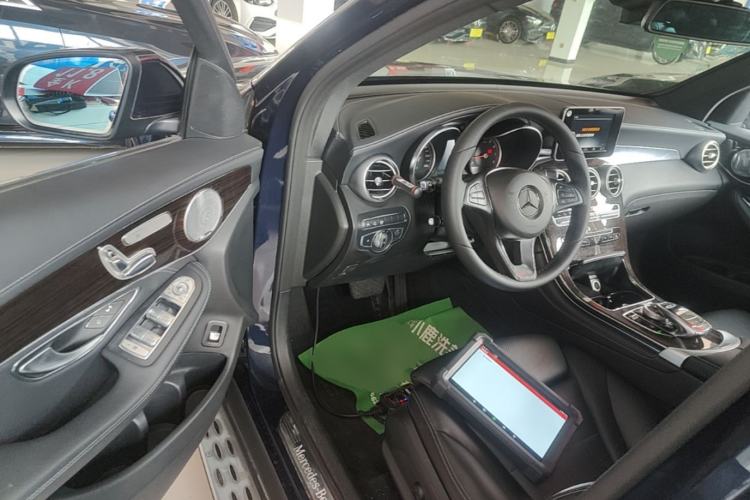 Used Mercedes-Benz GLC 2017 GLC 260 4MATIC Luxury Model Driver Seat