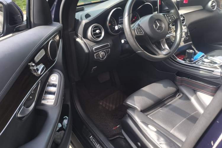 Used Mercedes-Benz GLC 2017 GLC 260 4MATIC Dynamic Edition Driver Seat