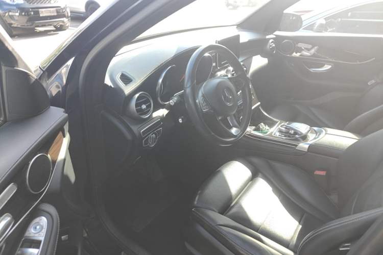 Used Mercedes-Benz GLC 2017 GLC 260 4MATIC Dynamic Edition Driver Seat