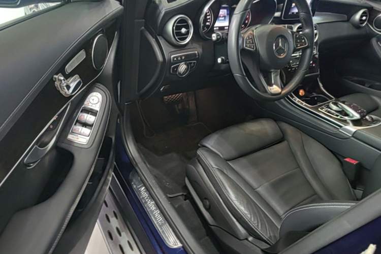 Used Mercedes-Benz GLC 2017 GLC 260 4MATIC Luxury Model Driver Seat