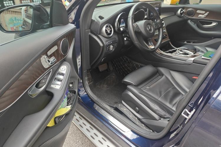 Used Mercedes-Benz GLC 2017 GLC 300 4MATIC Sport Edition Driver Seat