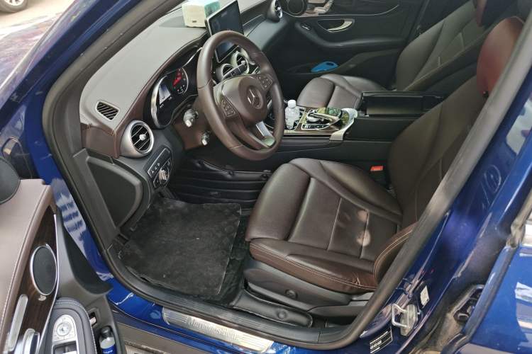 Used Mercedes-Benz GLC 2017 GLC 260 4MATIC Luxury Model Driver Seat