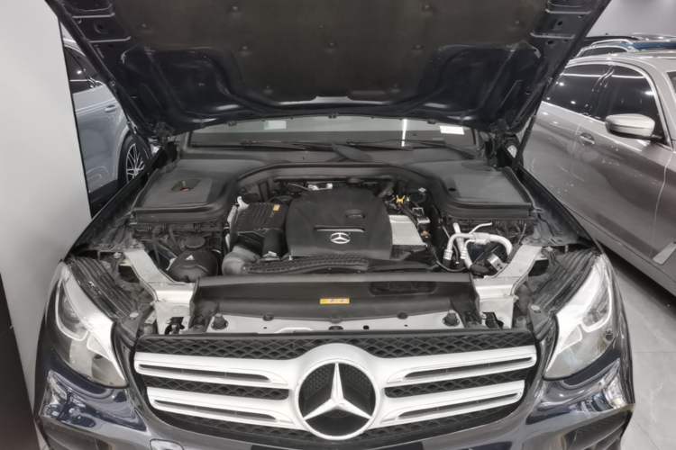 Used Mercedes-Benz GLC 2017 GLC 260 4MATIC Dynamic Edition Engine Bay