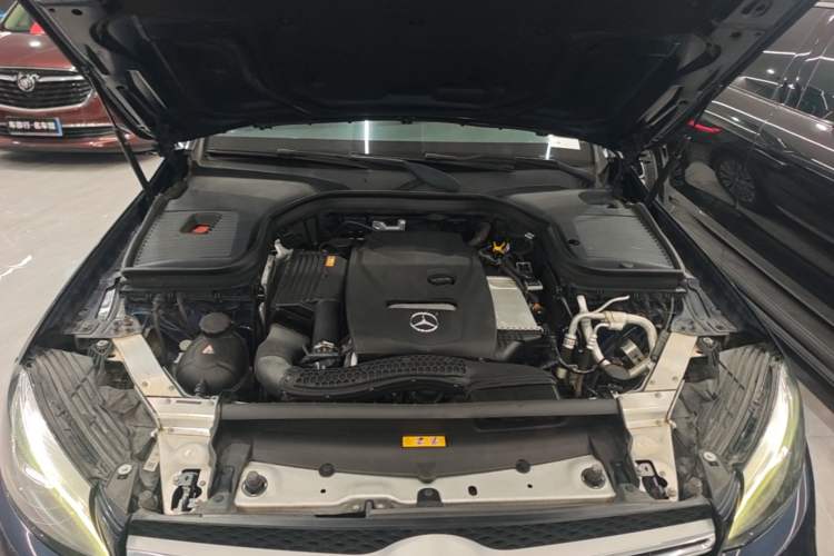 Used Mercedes-Benz GLC 2017 GLC 260 4MATIC Dynamic Edition Engine Bay