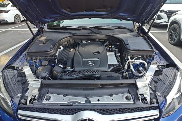 Used Mercedes-Benz GLC 2017 GLC 260 4MATIC Dynamic Edition Engine Bay