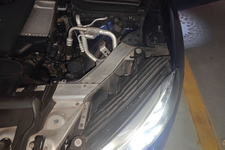 Used Mercedes-Benz GLC 2017 GLC 200 4MATIC Engine Bay Left