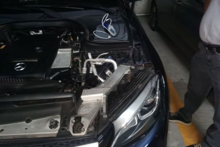 Used Mercedes-Benz GLC 2017 GLC 260 4MATIC Luxury Model Engine Bay Left