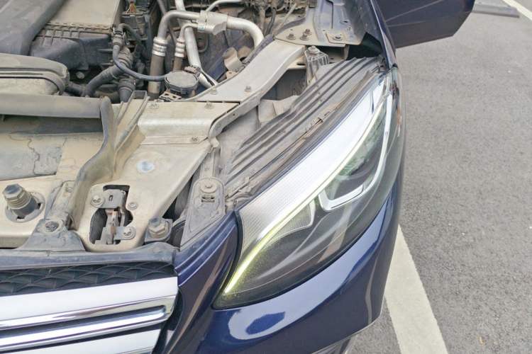 Used Mercedes-Benz GLC 2017 GLC 260 4MATIC Dynamic Edition Engine Bay Left