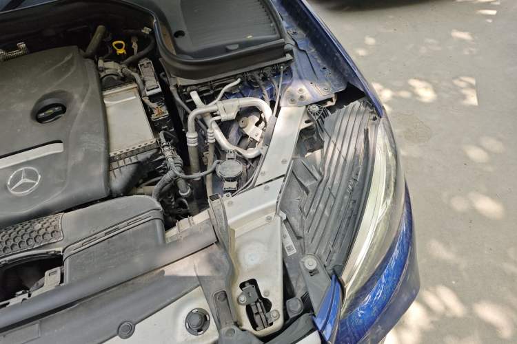 Used Mercedes-Benz GLC 2017 GLC 260 4MATIC Luxury Model Engine Bay Left