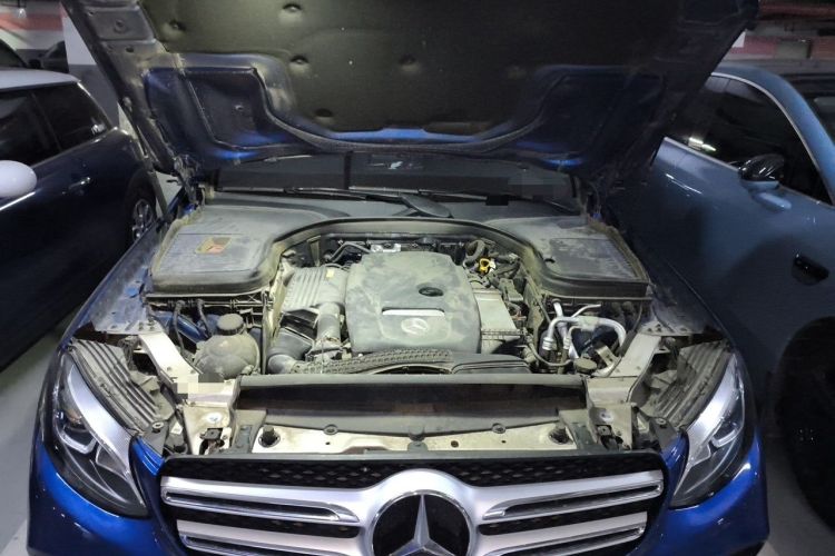 Used Mercedes-Benz GLC 2017 GLC 260 4MATIC Luxury Model Engine Bay