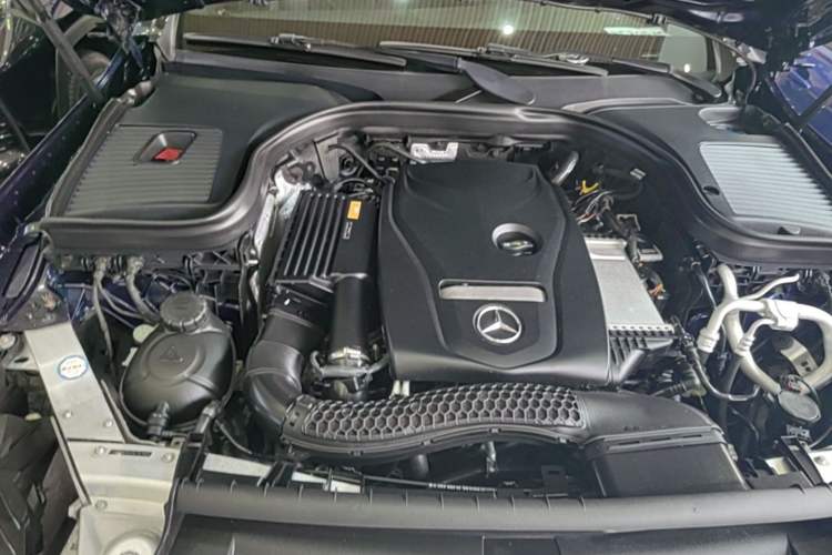 Used Mercedes-Benz GLC 2017 GLC 260 4MATIC Luxury Model Engine Bay