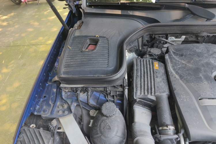 Used Mercedes-Benz GLC 2017 GLC 260 4MATIC Luxury Model Engine Bay Right