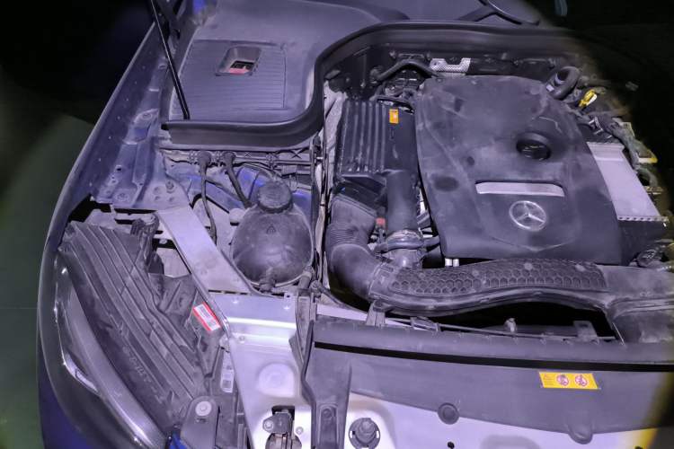 Used Mercedes-Benz GLC 2017 GLC 260 4MATIC Luxury Model Engine Bay Right