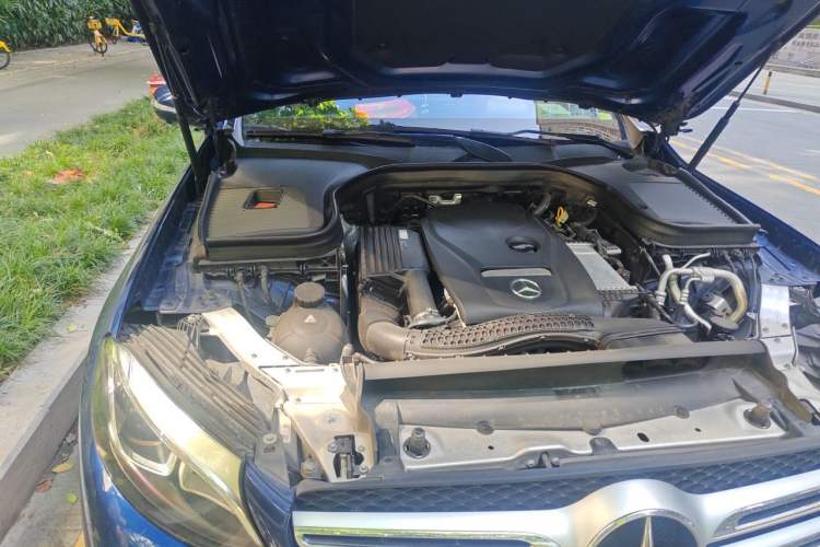 Used Mercedes-Benz GLC 2017 GLC 260 4MATIC Luxury Model Engine Bay Right