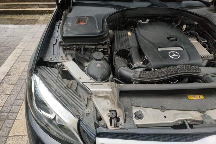 Used Mercedes-Benz GLC 2017 GLC 260 4MATIC Luxury Model Engine Bay Right