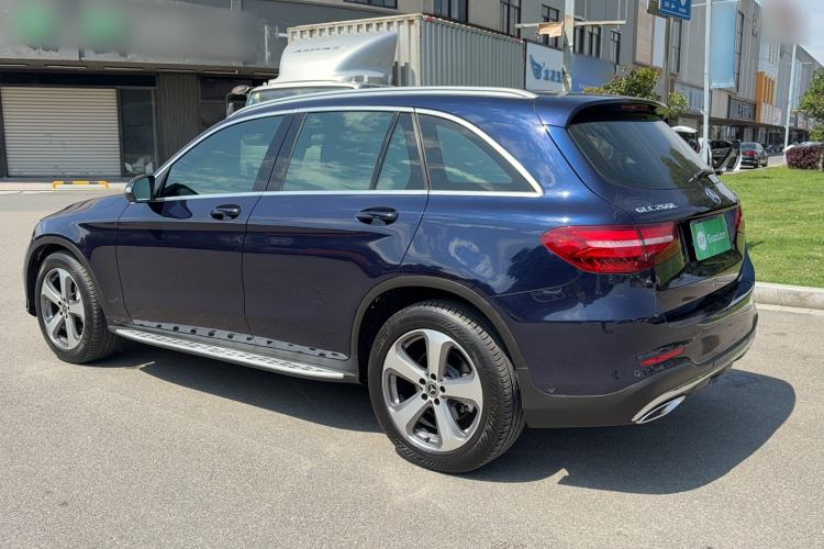 Used Mercedes-Benz GLC 2017 GLC 260 4MATIC Luxury Model Exterior 1