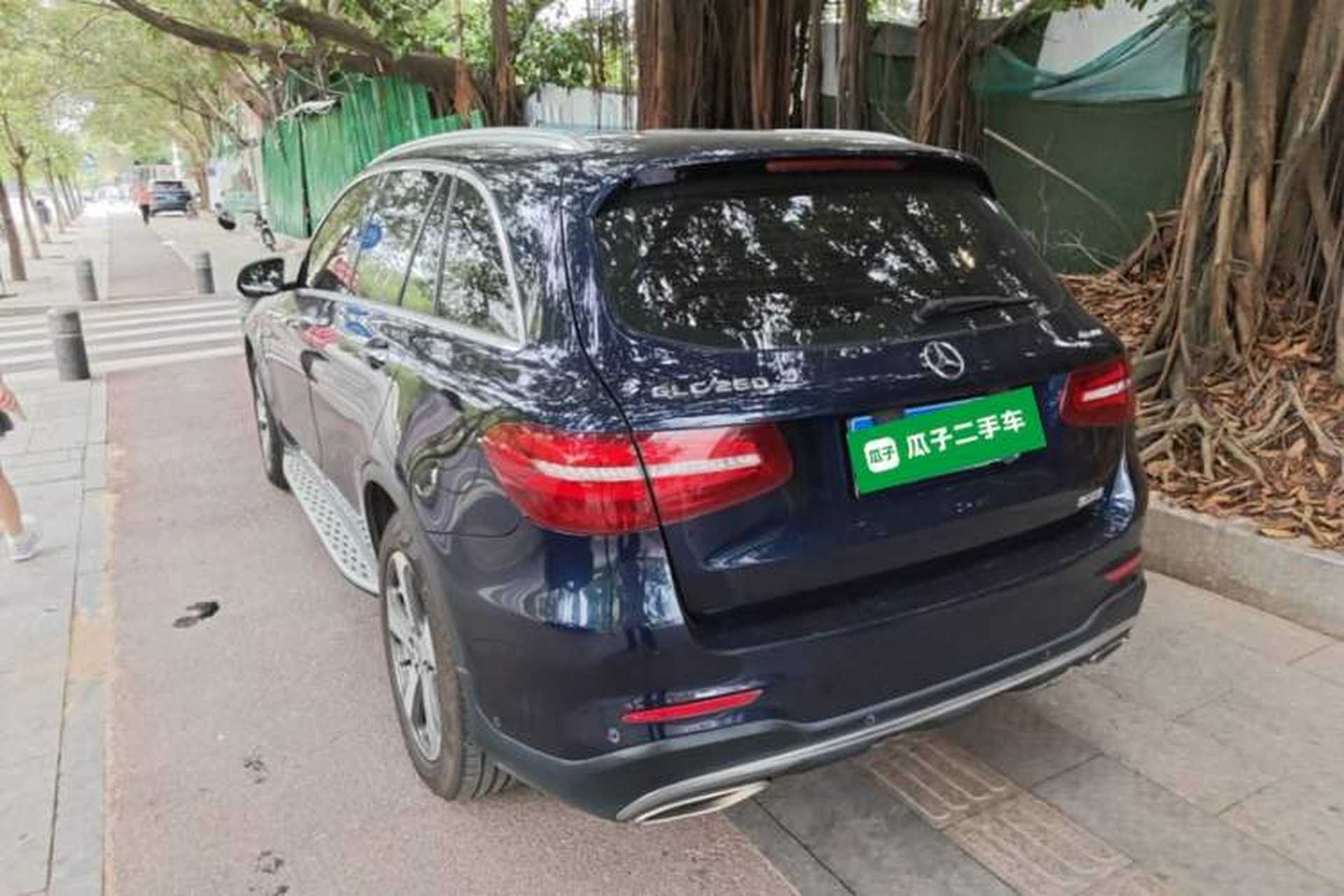 Used Mercedes-Benz GLC 2017 GLC 260 4MATIC Luxury Model Exterior 2