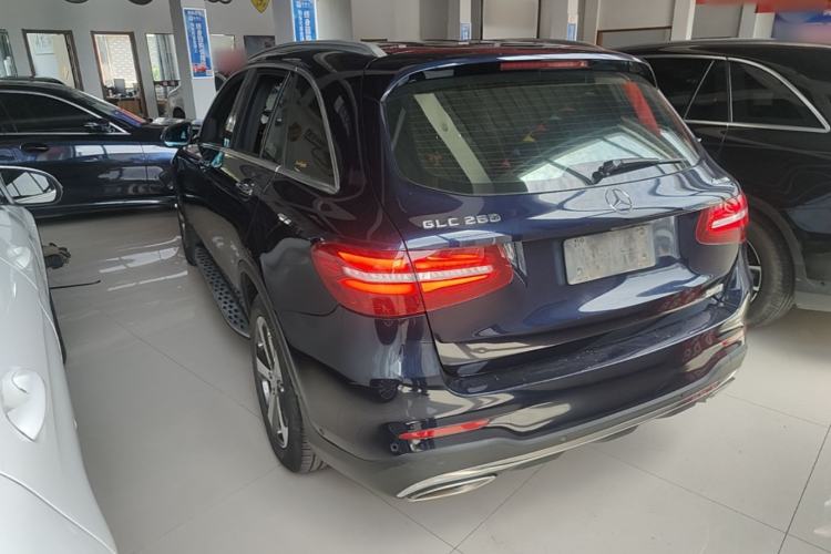 Used Mercedes-Benz GLC 2017 GLC 260 4MATIC Luxury Model Exterior 2