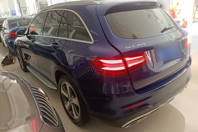Used Mercedes-Benz GLC 2017 GLC 260 4MATIC Luxury Model Exterior 2