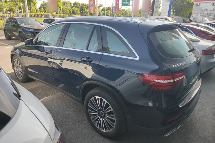 Used Mercedes-Benz GLC 2017 GLC 260 4MATIC Dynamic Edition Exterior 2