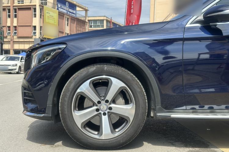 Used Mercedes-Benz GLC 2017 GLC 260 4MATIC Luxury Model Exterior 6