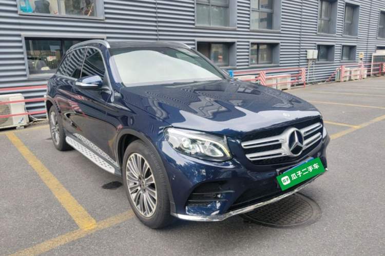 Used Mercedes-Benz GLC 2017 GLC 260 4MATIC Dynamic Edition Front Right 45 Deg