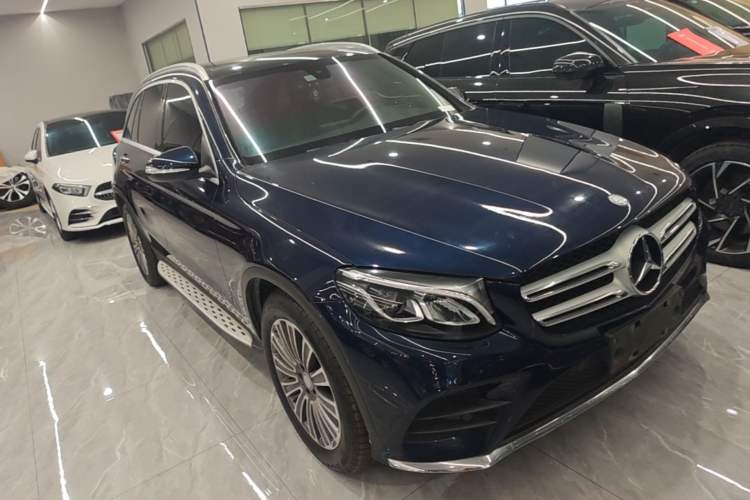 Used Mercedes-Benz GLC 2017 GLC 260 4MATIC Dynamic Edition Front Right 45 Deg