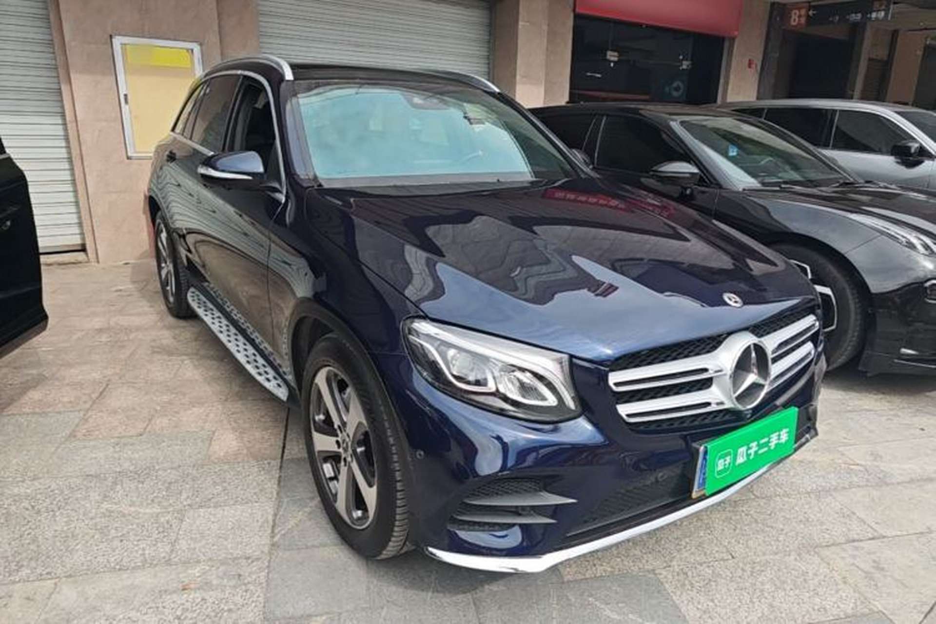Used Mercedes-Benz GLC 2017 GLC 260 4MATIC Luxury Model Front Right 45 Deg