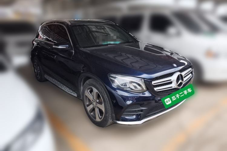 Used Mercedes-Benz GLC 2017 GLC 260 4MATIC Luxury Model Front Right 45 Deg