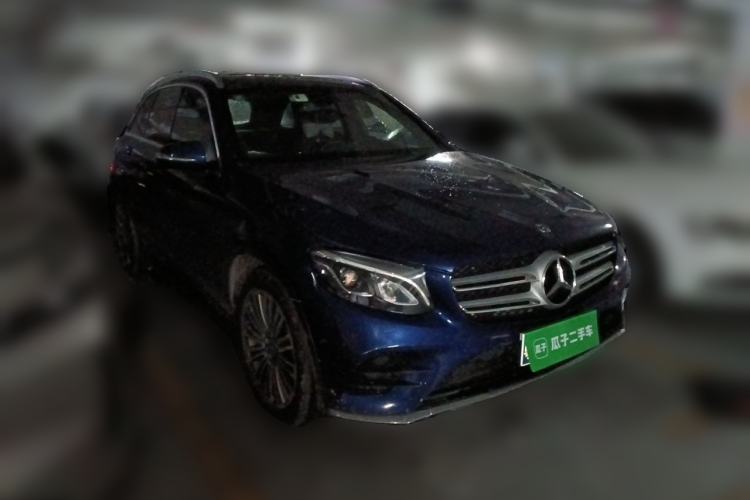 Used Mercedes-Benz GLC 2017 GLC 260 4MATIC Dynamic Edition Front Right 45 Deg