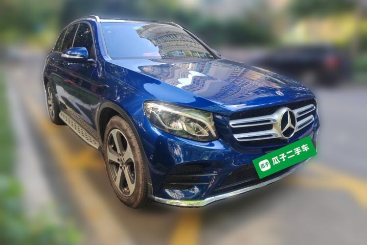 Used Mercedes-Benz GLC 2017 GLC 260 4MATIC Luxury Model Front Right 45 Deg