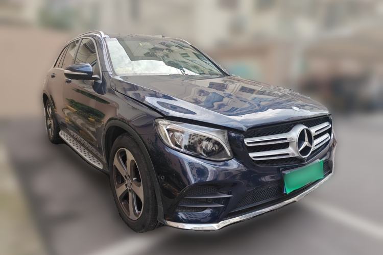 Used Mercedes-Benz GLC 2017 GLC 300 4MATIC Sport Edition Front Right 45 Deg