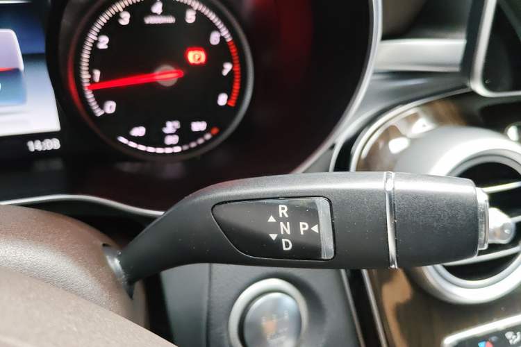 Used Mercedes-Benz GLC 2017 GLC 260 4MATIC Luxury Model Gear Lever