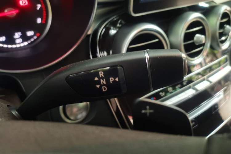 Used Mercedes-Benz GLC 2017 GLC 260 4MATIC Luxury Model Gear Lever