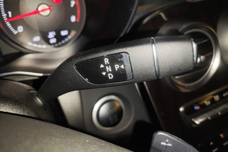 Used Mercedes-Benz GLC 2017 GLC 260 4MATIC Dynamic Edition Gear Lever