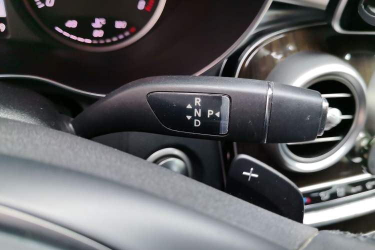 Used Mercedes-Benz GLC 2017 GLC 260 4MATIC Dynamic Edition Gear Lever