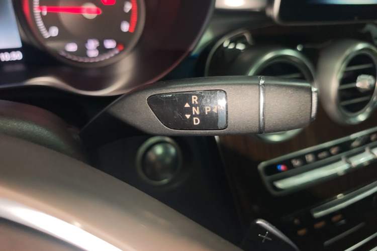 Used Mercedes-Benz GLC 2017 GLC 260 4MATIC Dynamic Edition Gear Lever