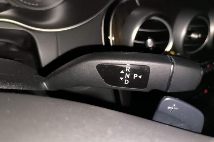 Used Mercedes-Benz GLC 2017 GLC 260 4MATIC Luxury Model Gear Lever