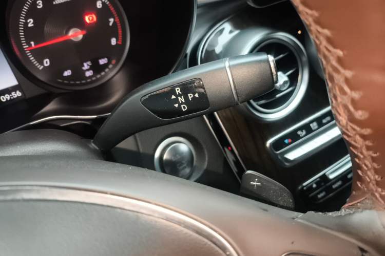 Used Mercedes-Benz GLC 2017 GLC 260 4MATIC Dynamic Edition Gear Lever