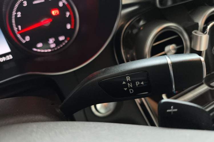 Used Mercedes-Benz GLC 2017 GLC 260 4MATIC Luxury Model Gear Lever