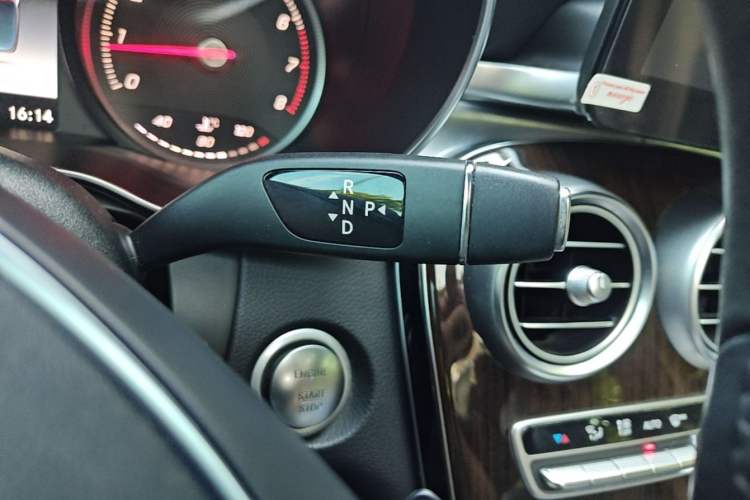Used Mercedes-Benz GLC 2017 GLC 260 4MATIC Dynamic Edition Gear Lever