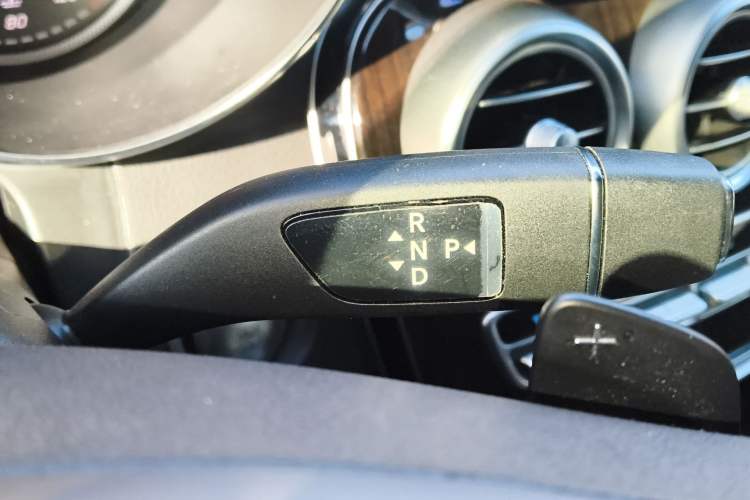 Used Mercedes-Benz GLC 2017 GLC 260 4MATIC Luxury Model Gear Lever