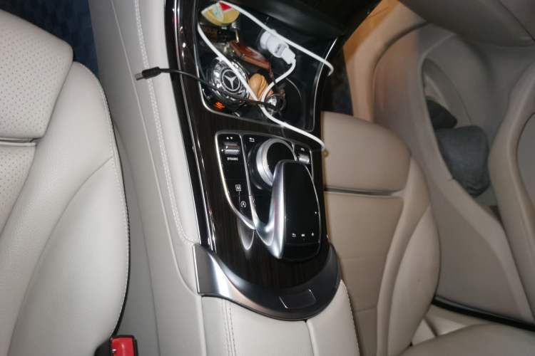 Used Mercedes-Benz GLC 2017 GLC 260 4MATIC Luxury Model Gear Lever