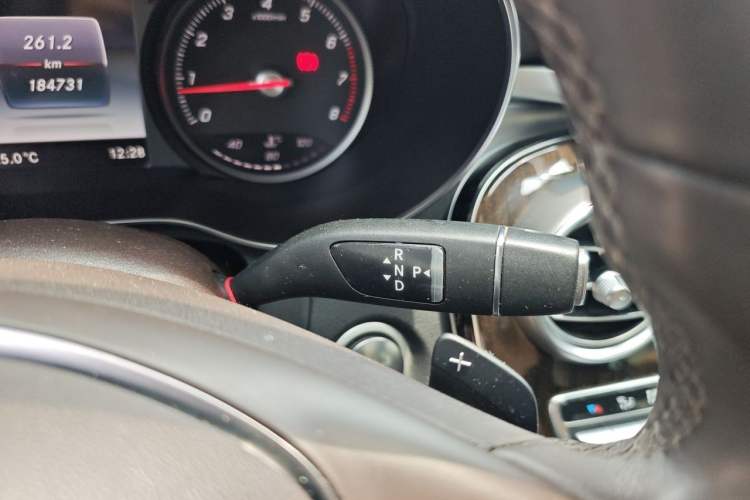 Used Mercedes-Benz GLC 2017 GLC 260 4MATIC Luxury Model Gear Lever