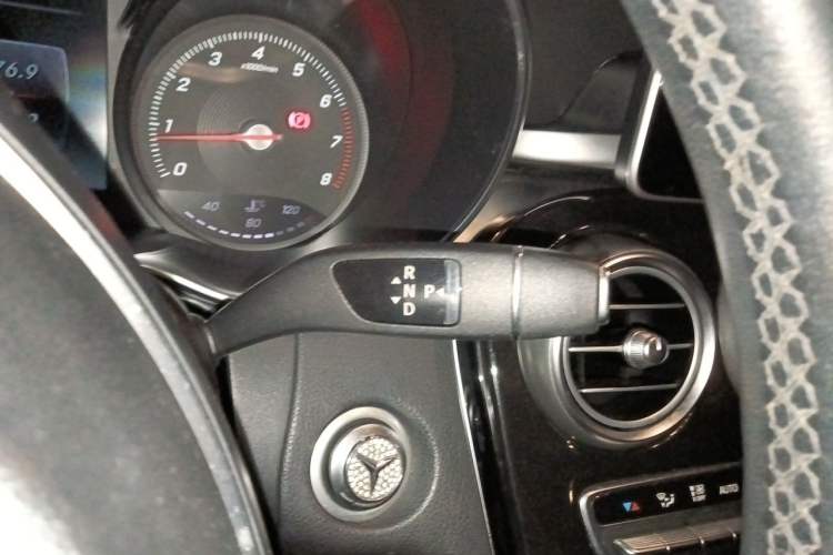 Used Mercedes-Benz GLC 2017 GLC 260 4MATIC Dynamic Edition Gear Lever