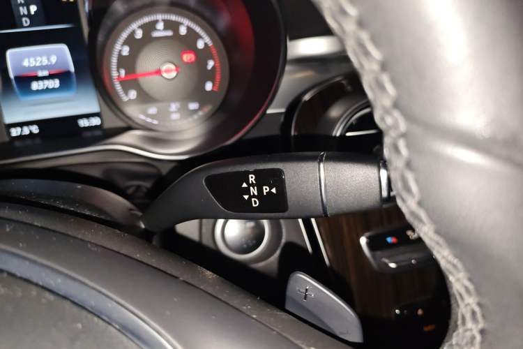 Used Mercedes-Benz GLC 2017 GLC 260 4MATIC Luxury Model Gear Lever