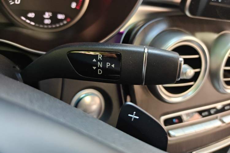 Used Mercedes-Benz GLC 2017 GLC 260 4MATIC Luxury Model Gear Lever