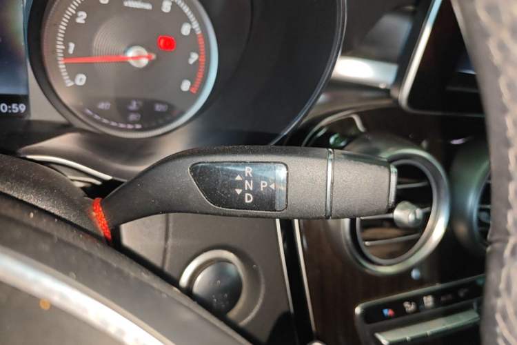 Used Mercedes-Benz GLC 2017 GLC 260 4MATIC Dynamic Edition Gear Lever