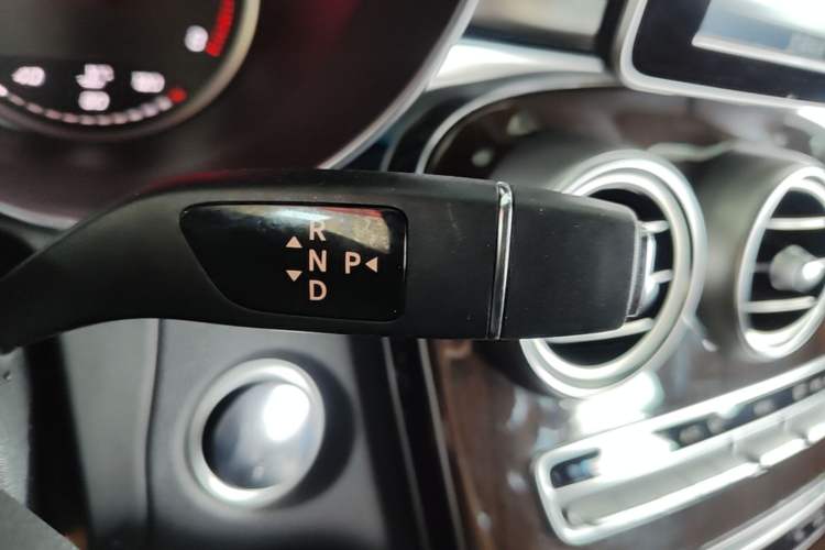 Used Mercedes-Benz GLC 2017 GLC 260 4MATIC Luxury Model Gear Lever