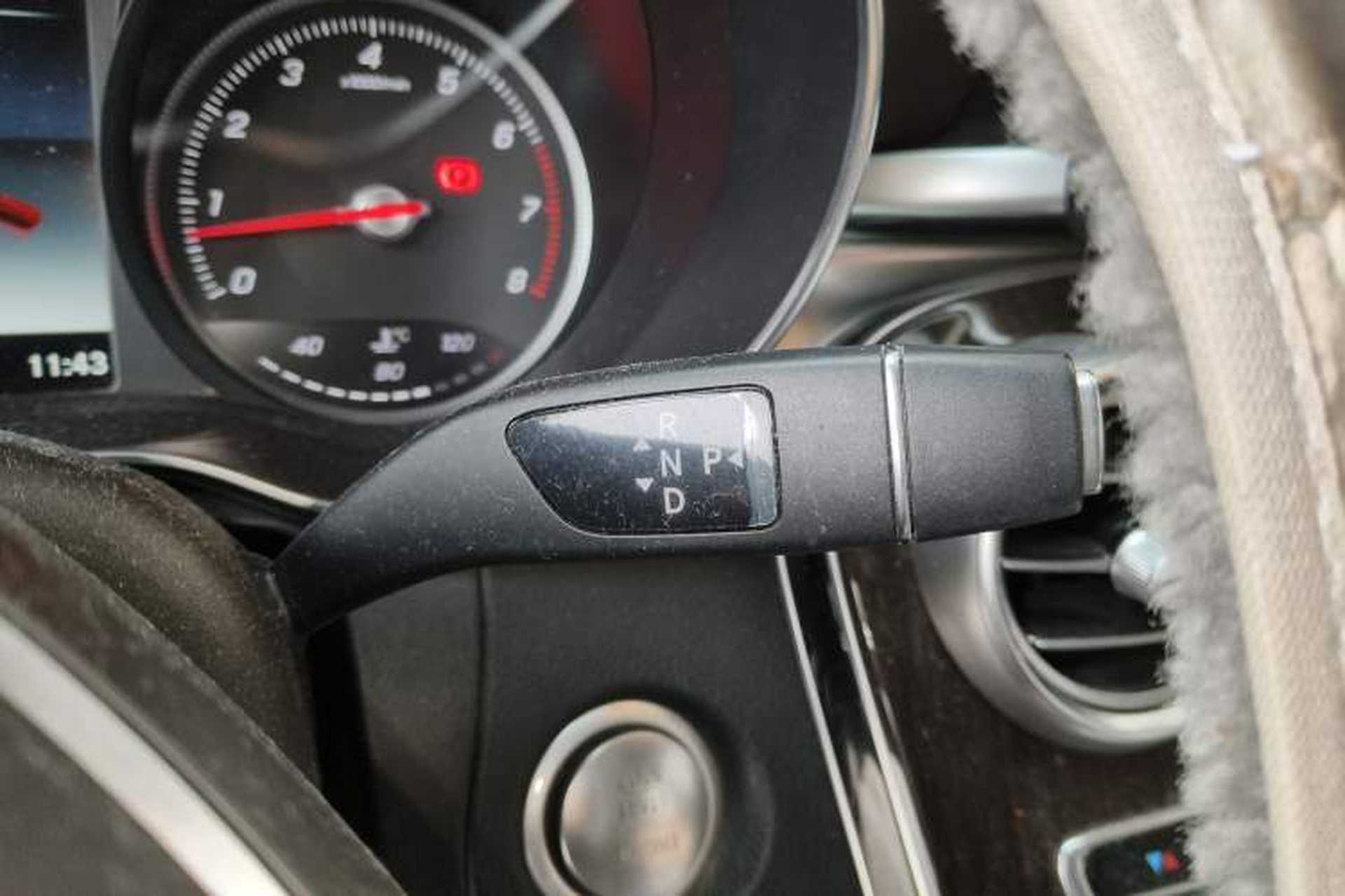 Used Mercedes-Benz GLC 2017 GLC 260 4MATIC Dynamic Edition Gear Lever